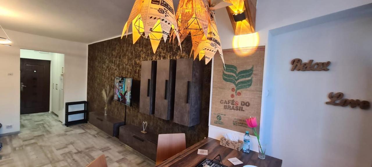 Tiki'S Bar Studio Bukarest Exterior foto
